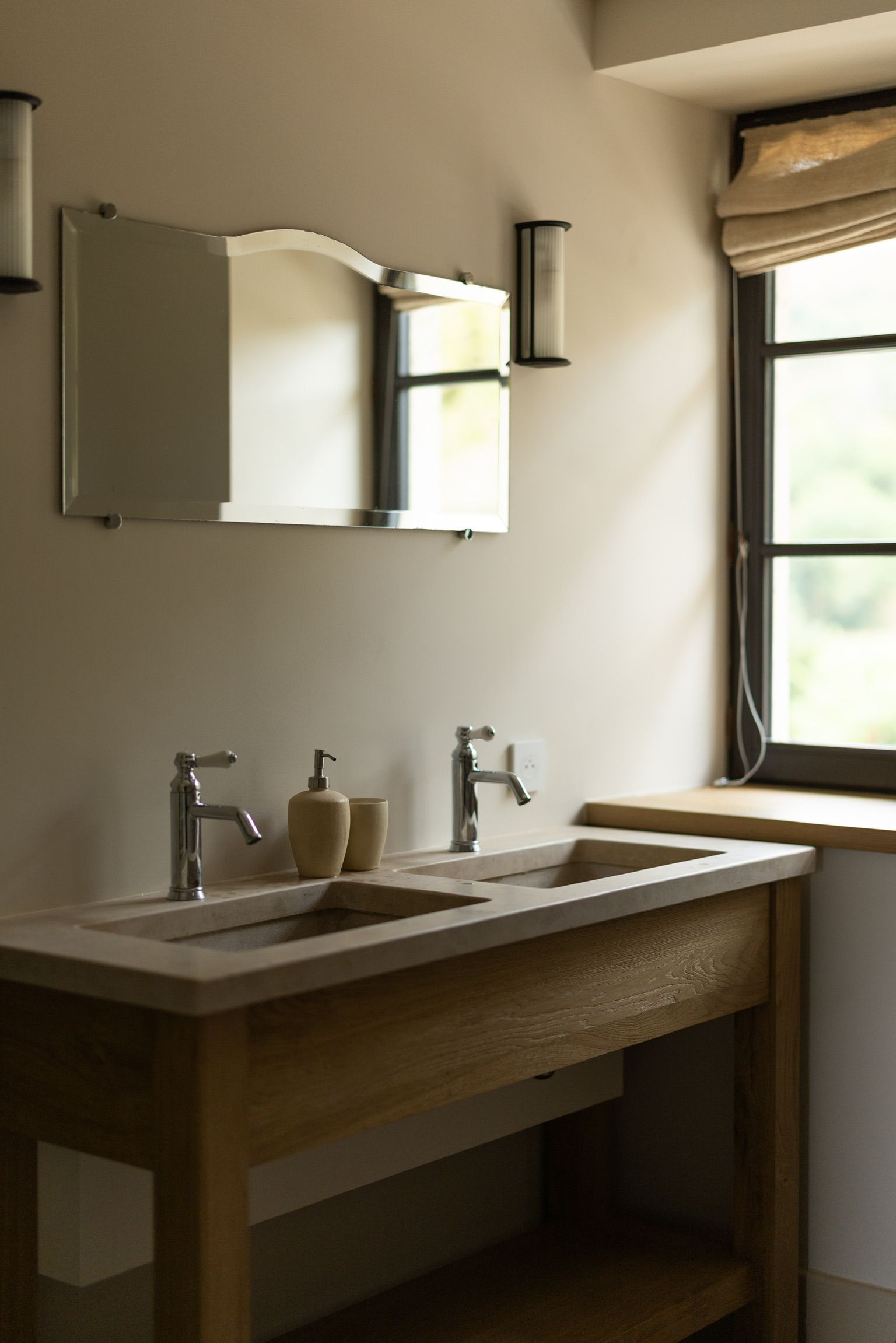 Classic Twin Room, Hill View | Bathroom