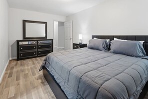 3 bedrooms, desk, iron/ironing board, WiFi