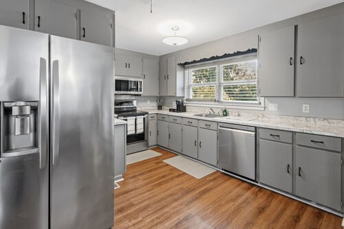Spacious Retreat w Covered Patio & Fireplace!