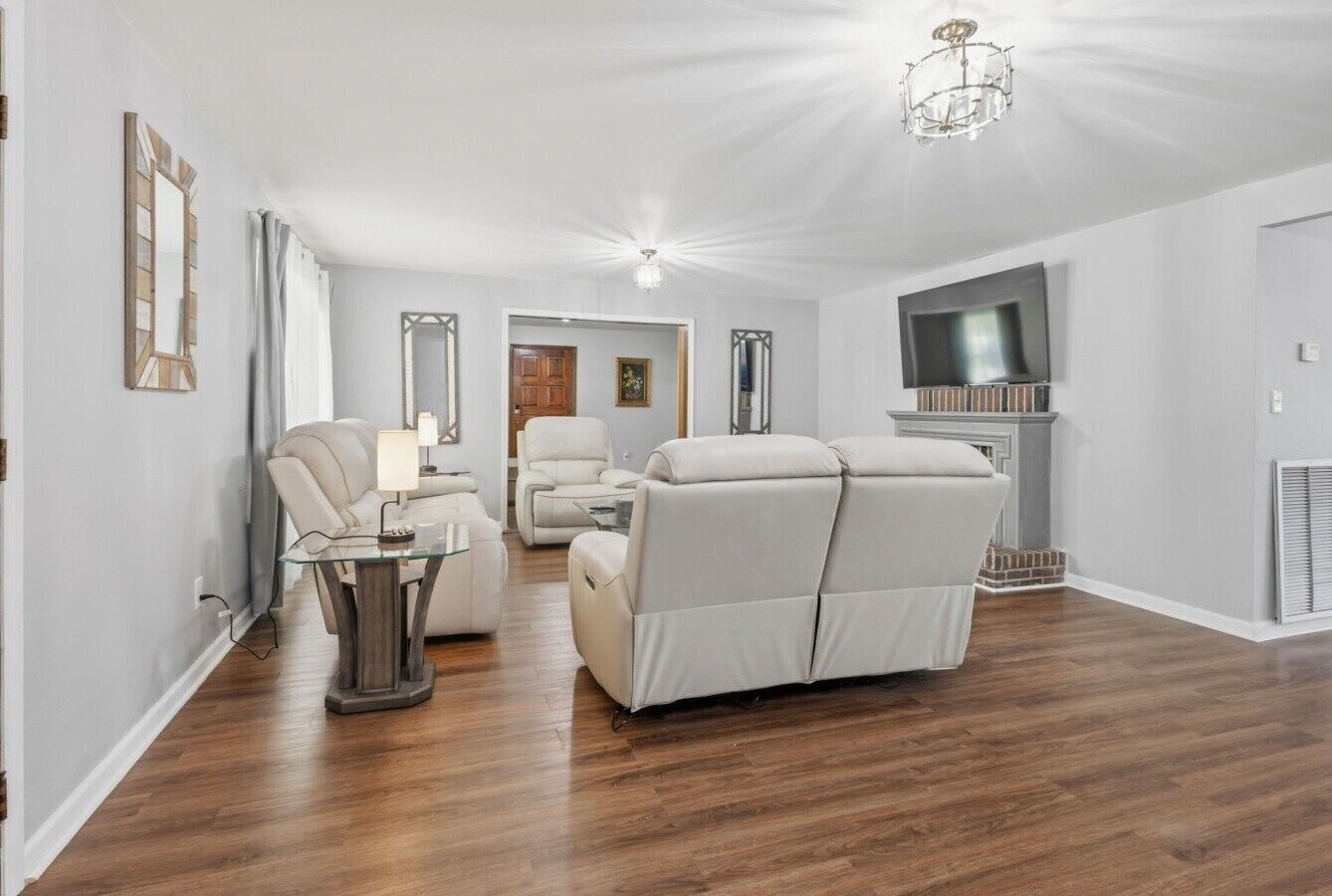 Living Room | Sectional Sofa | Smart TV