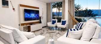 House in Mirante with Panoramic Sea View