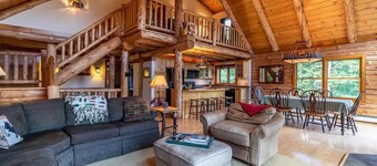 Log Cabin Retreat on Private Vermont Estate