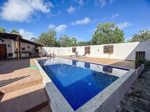 3 piscinas techadas, 3 piscinas al aire libre
