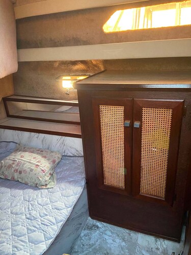 Seattle Floating Cabin Experience 40-Ft Boat-Yacht Cruiser
