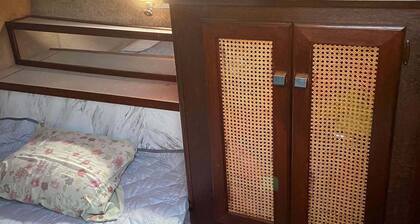 Seattle Floating Cabin Experience 40-Ft Boat-Yacht Cruiser