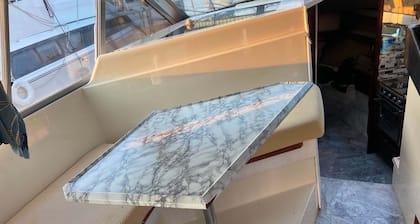 Seattle Floating Cabin Experience 40-Ft Boat-Yacht Cruiser