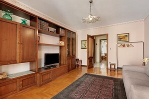 TV, stereo - Apartment 'La Dimora ABG' with Mountain View and Balcony (Aosta)