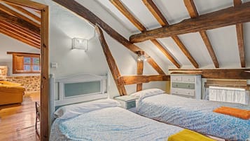 5 chambres, fer et planche à repasser, Wi-Fi, draps fournis