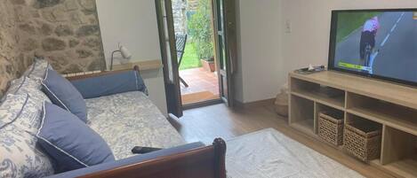 TV, fireplace, DVD player, stereo
