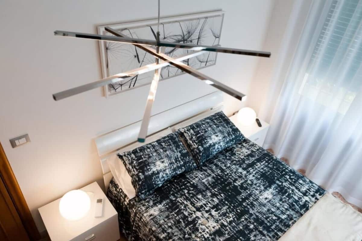 Departamento, balcón | Tabla de planchar con plancha y wifi gratis 