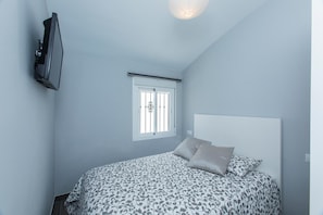 2 bedrooms, iron/ironing board, WiFi, bed sheets - Casa Alma Marbella: private terrace, Wi-Fi & air conditioning (Marbella)