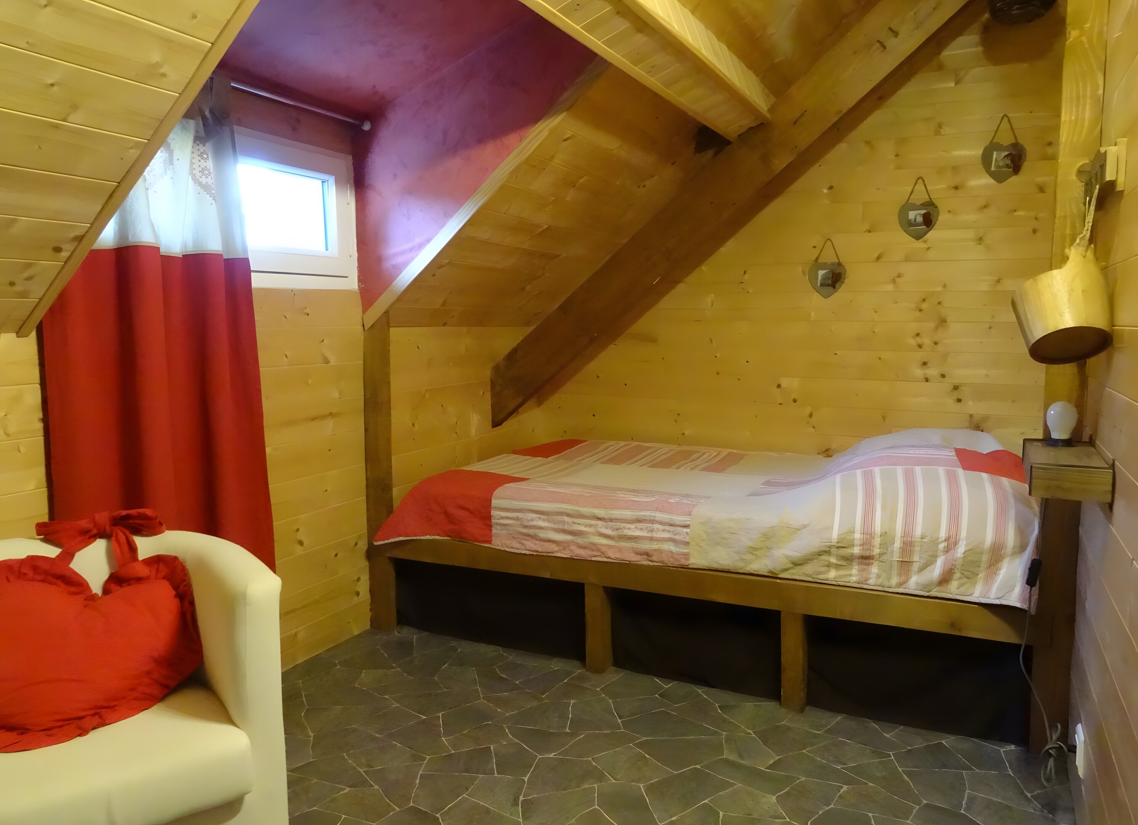 7 bedrooms, iron/ironing board, WiFi