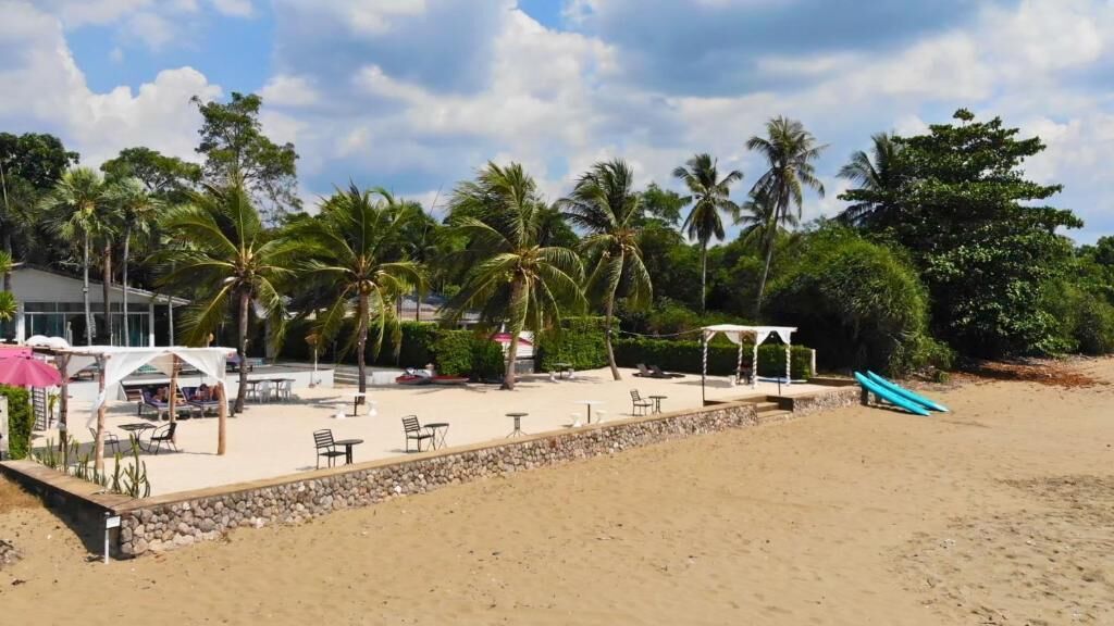 Beach/ocean view