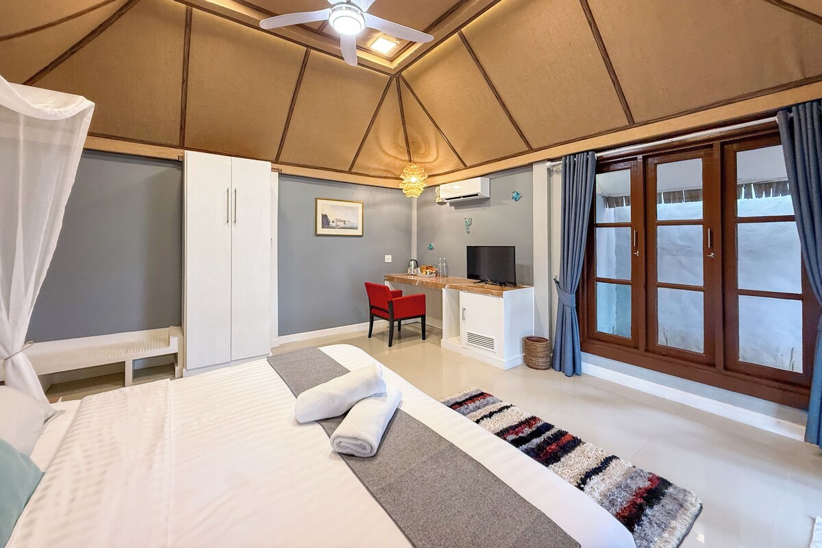 Superior Double Room | Minibar, WiFi (free), bed sheets
