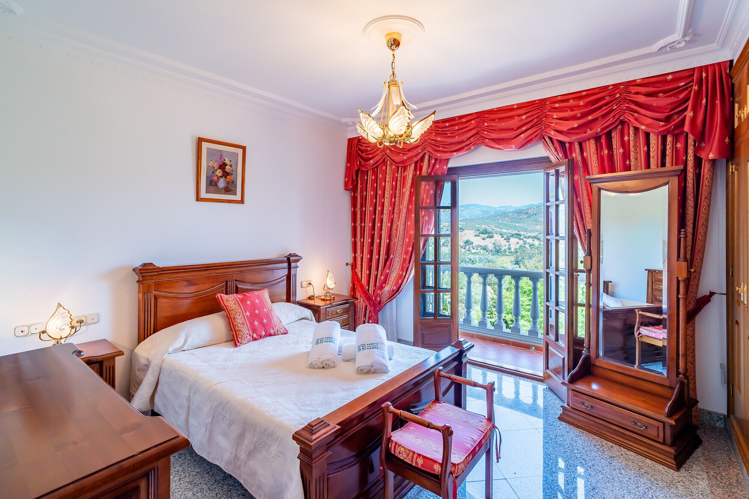4 bedrooms, iron/ironing board, WiFi (free), bed sheets