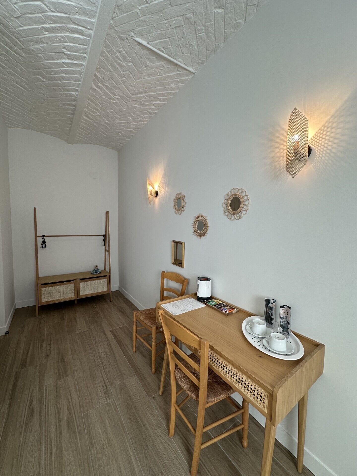 Chambre Colette | Desk, blackout drapes, soundproofing, iron/ironing board (on request)