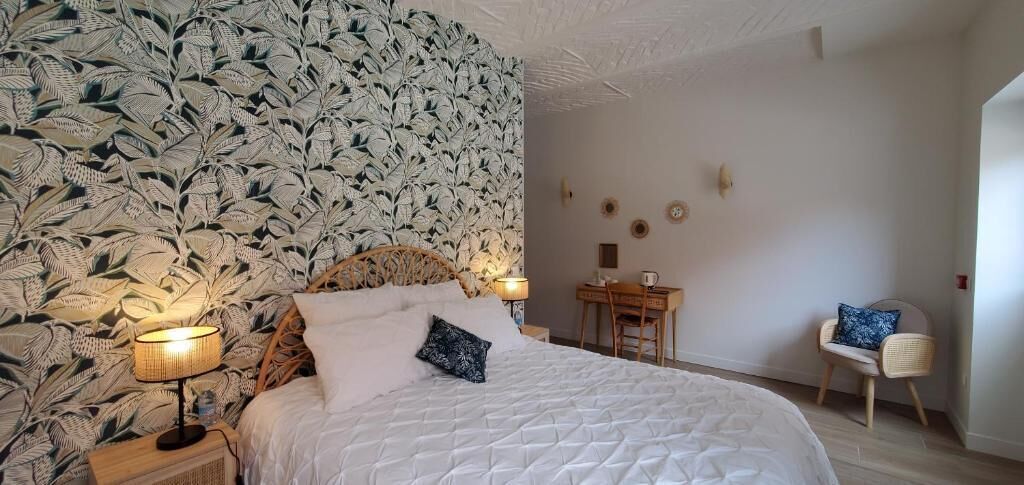 Chambre Colette | 办公桌、遮光窗帘、隔音、熨斗/熨板