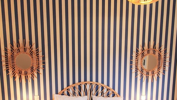 Chambre Marcel | Desk, blackout drapes, soundproofing, iron/ironing board (on request)