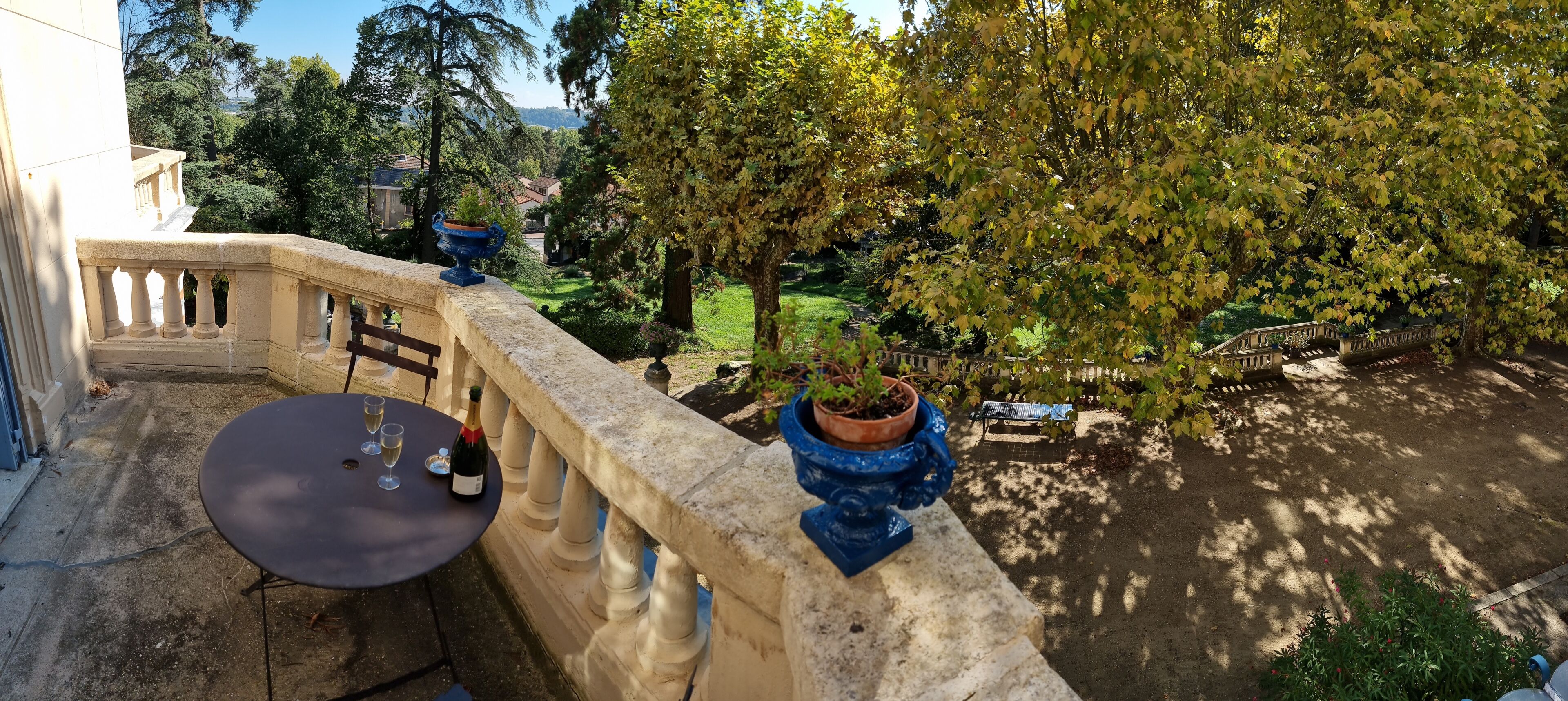 Chambre de Madame avec Terrasse privée | Outdoor dining