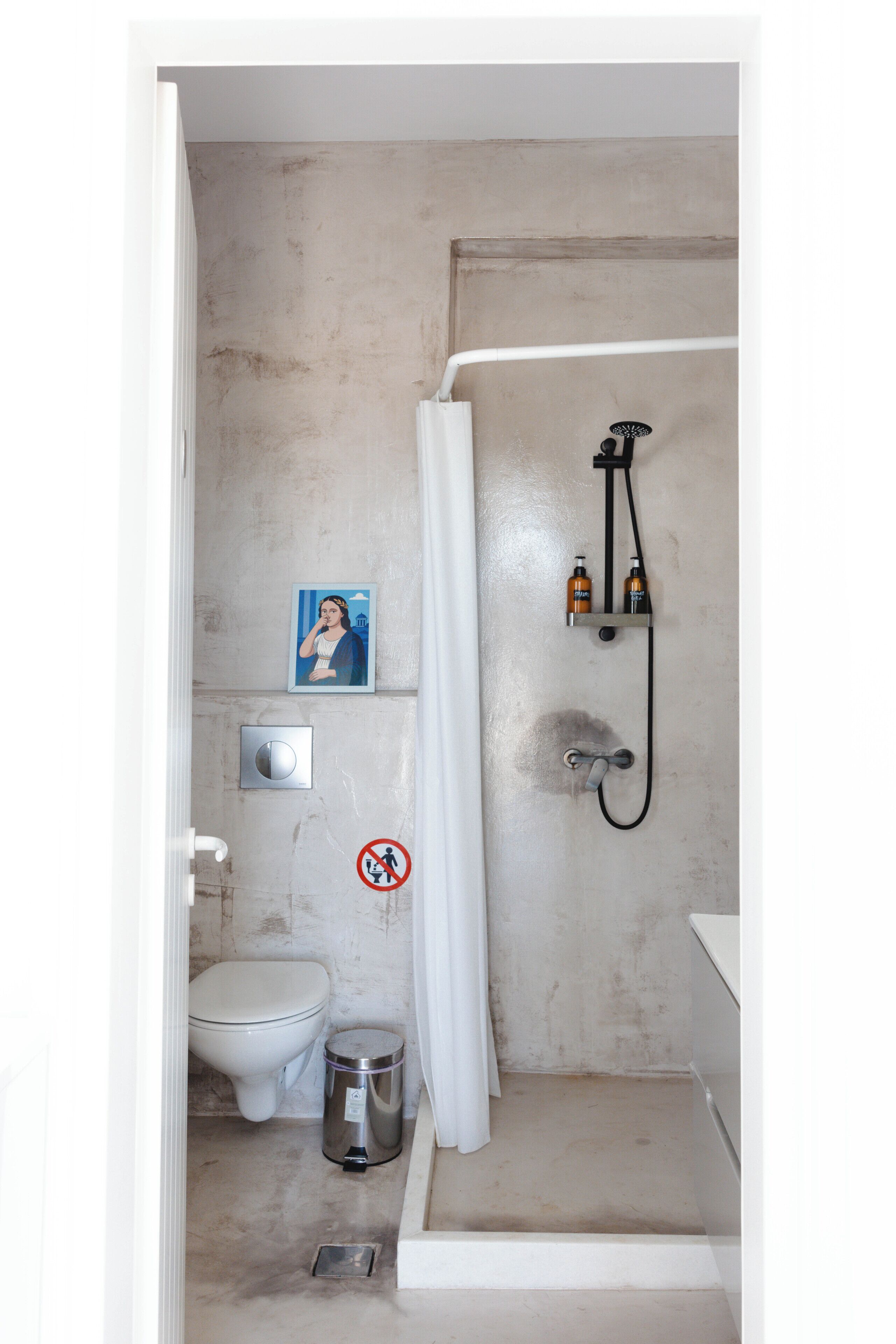 Shower, jetted bath, eco-friendly toiletries, hair dryer