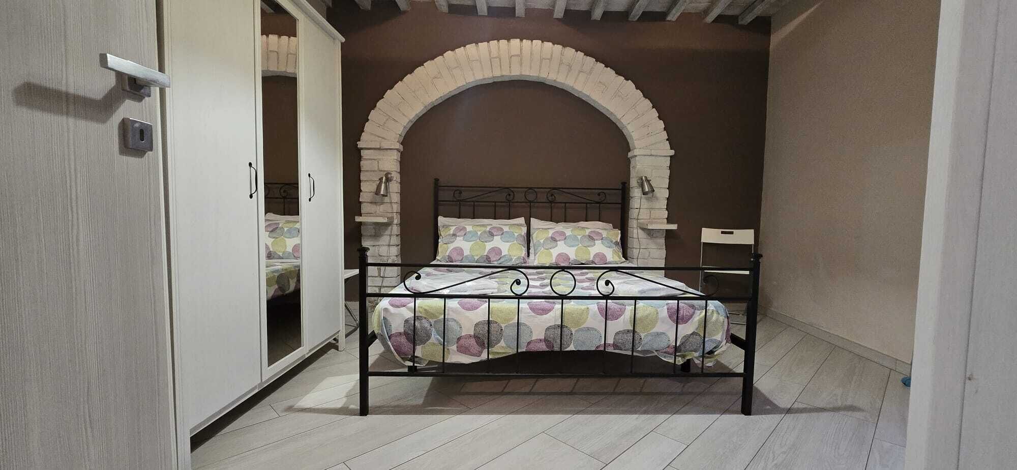 Iron/ironing board, WiFi (free), bed sheets