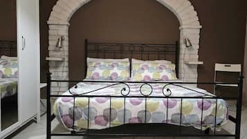1 bedroom, iron/ironing board, WiFi (free), bed sheets