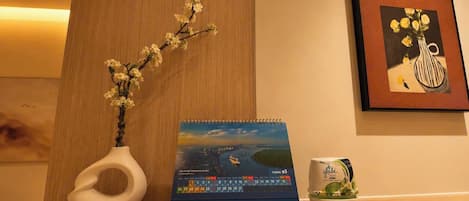 Estudio Deluxe, balcón, vistas a la ciudad | Interior