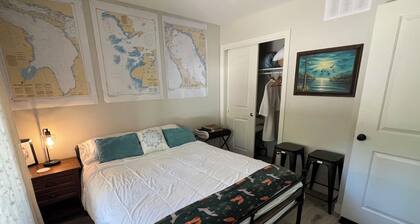 Bella's B&B: 60 Trillium X (Ferndale/ Lions Head)