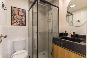 Comfort-Apartment, 1 Queen-Bett, Küche, Stadtblick | Badezimmer