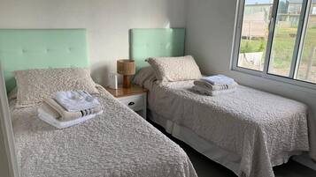 2 slaapkamers, een strijkplank/strijkijzer, wifi, beddengoed