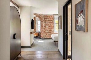Room - Premier King | Arlo DC | Historic Building | Rooftop Bar (Washington)