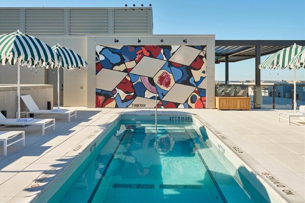 Pool - Premier King | Arlo DC | Historic Building | Rooftop Bar (Washington)