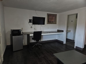 Basic Double Room | Interior - Del Rancho Motel (Portland)