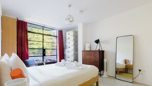 Room - Stylish bright apartment with private garden (London)