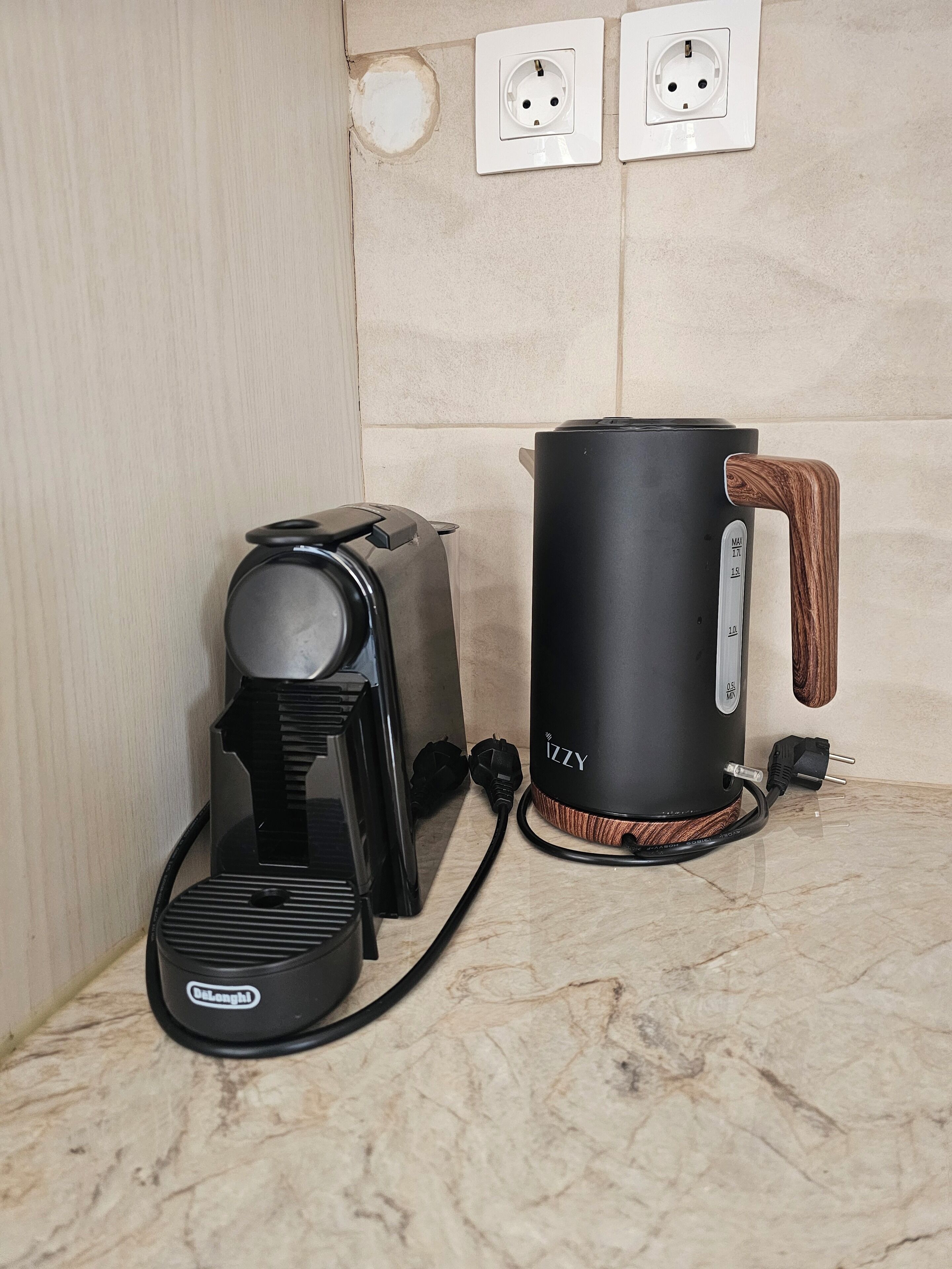 Kopi dan/atau pembancuh kopi