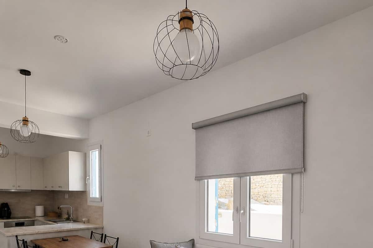 Departamento de lujo, vista al mar | Área de sala de estar | Smart TV de 43 pulgadas con canales digitales