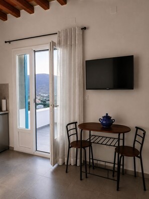 Luxury Studio, Sea View | Ruang makan
