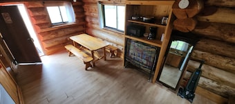 Log cabin stay at Haliburton Forest. Trails, Wolf Centre, Canopy Tour, 100lakes!