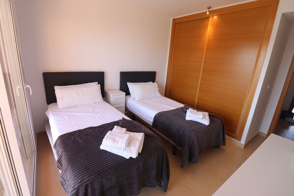 2 bedrooms, WiFi (free), bed sheets