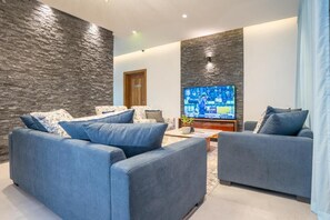Living area - Opulent Villa Nuwara Eliya (Nuwara Eliya)