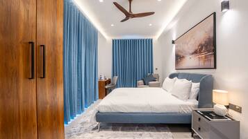 Kamar Double Superior, pemandangan danau | Brankas, meja kerja, setrika/meja setrika, dan Wi-Fi gratis