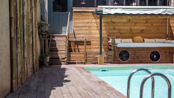 8 piscines extérieures