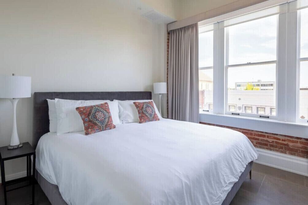 2 habitaciones, tabla de planchar con plancha y wifi gratis 