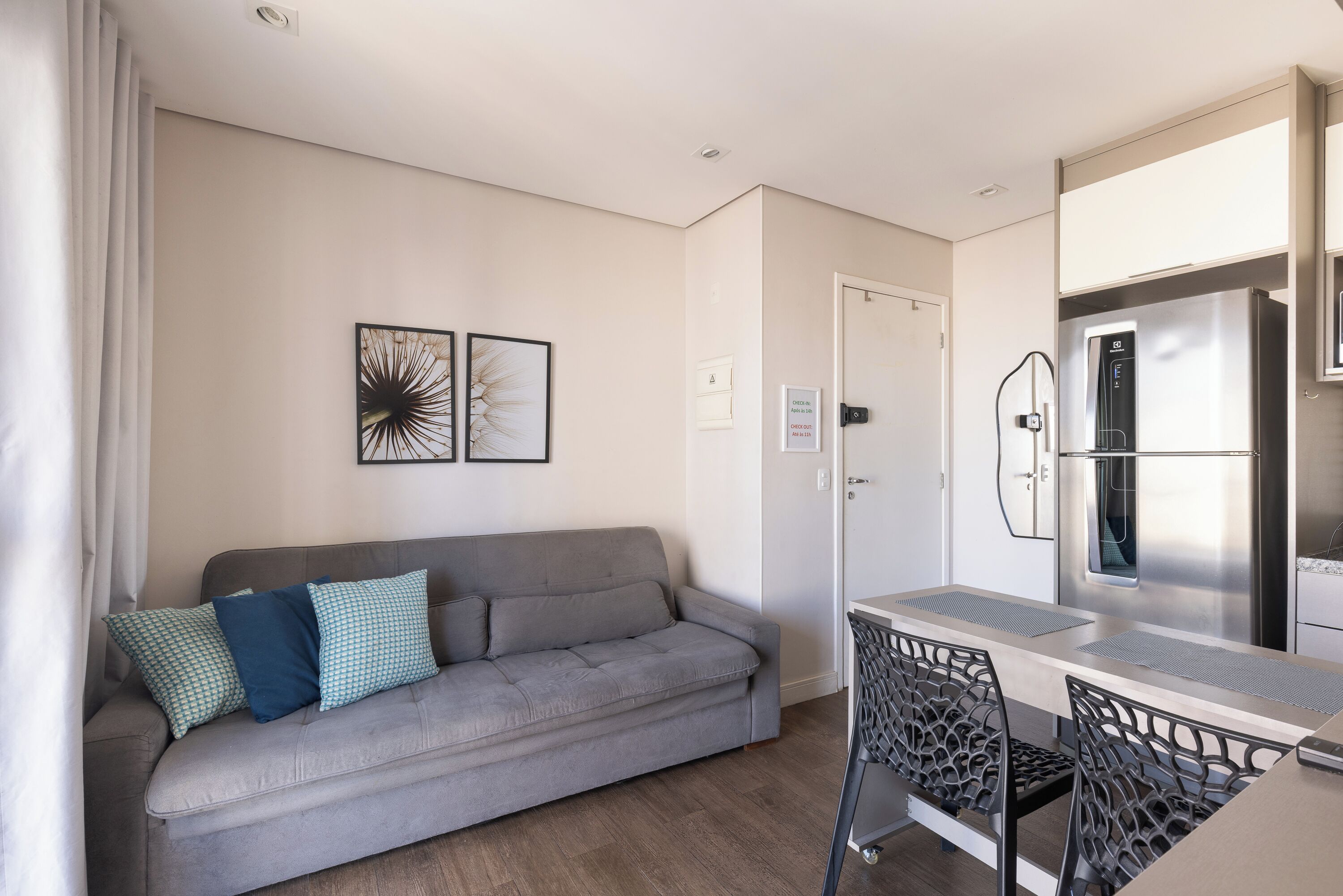 Leilighet – comfort, 1 dobbeltseng med sovesofa, balkong, byutsikt | Oppholdsområde