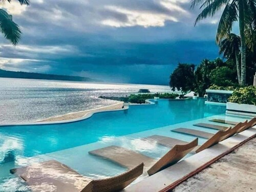 Luxury Tropical Stay at Kembali Coast with Balcony 3 Pools and Free Beach Access
