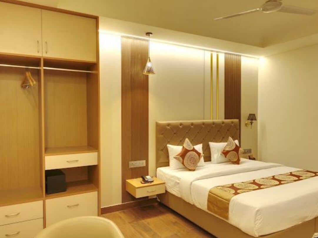 Deluxe Double Room, City View