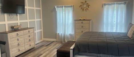 3 bedrooms, iron/ironing board, free WiFi, bed sheets