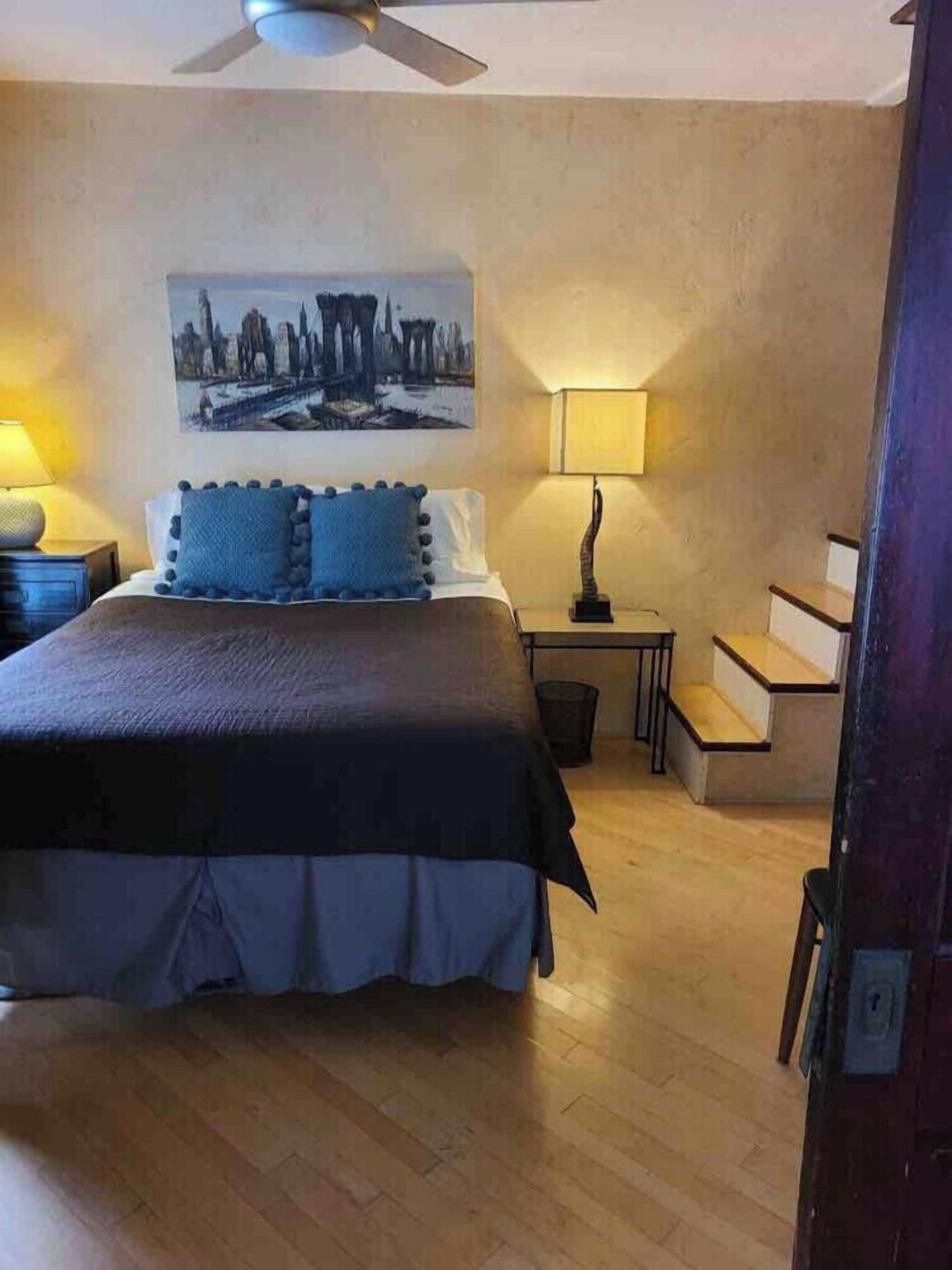 1 slaapkamer, een strijkplank/strijkijzer, gratis wifi, beddengoed
