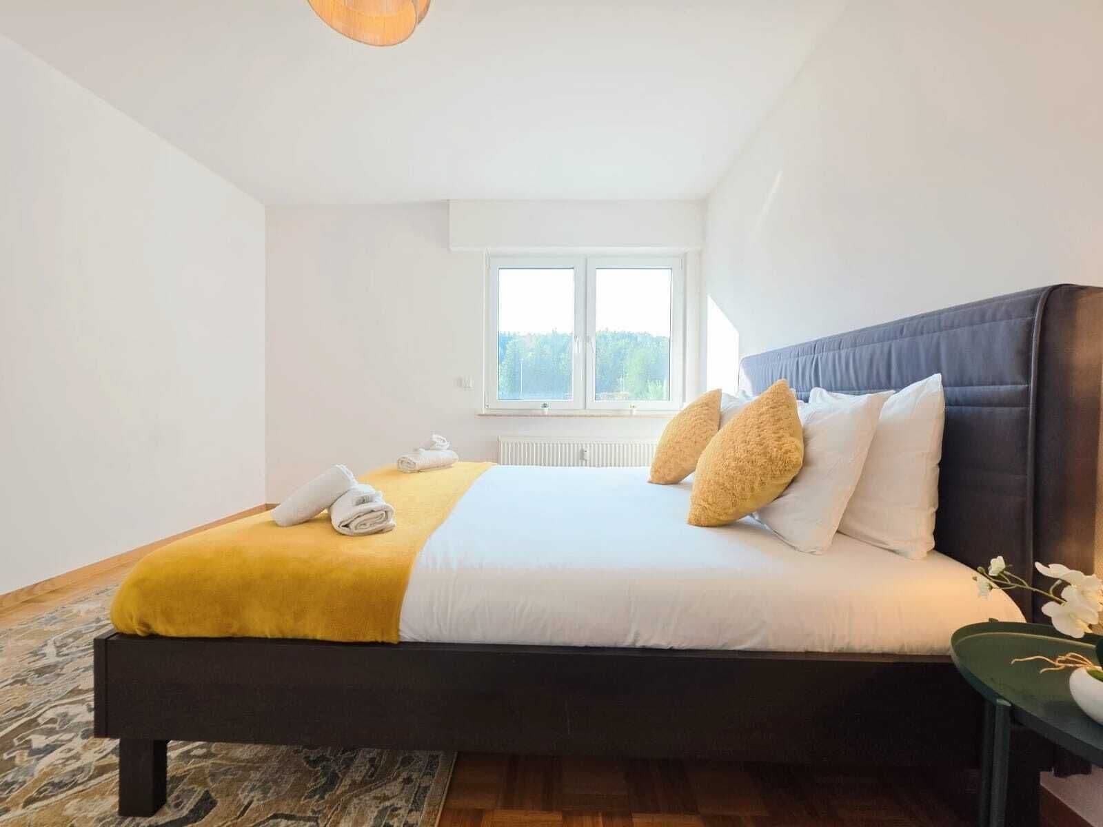 Departamento, balcón, vista a la ciudad | Tabla de planchar con plancha y wifi gratis 