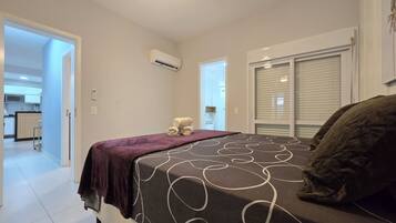 2 habitaciones, escritorio, tabla de planchar con plancha y wifi gratis